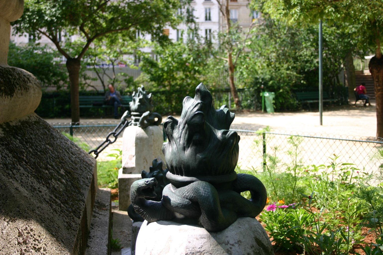 Miguel Servet's monument, Paris (4).JPG